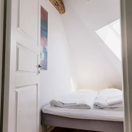 Westend Penthouse Apartment *
