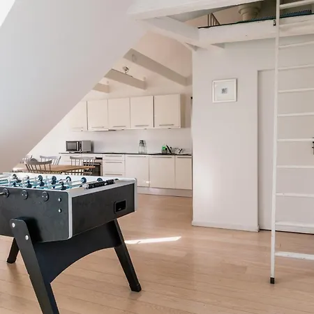 Westend Penthouse Apartment شقة *