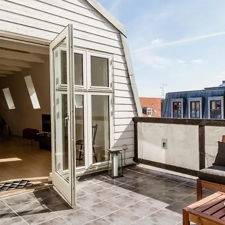Westend Penthouse Apartment * Copenhaga